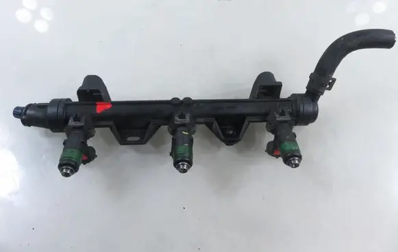 Volkswagen Polo IV 9N3 Fuel main line pipe 03E906031 03E133320