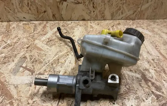 Opel Insignia A Master brake cylinder 033508