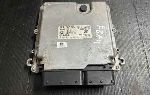 Mercedes-Benz Sprinter W906 Engine control unit/module A6429000001 A6429011100 0281018932