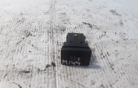 Toyota Avensis T270 Other switches/knobs/shifts 15C032