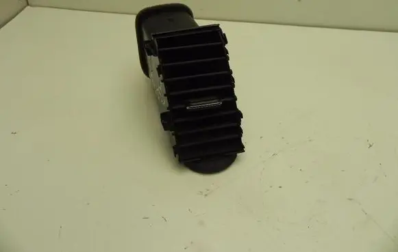 Rear air vent grill