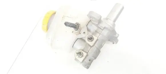 Subaru Outback Master brake cylinder
