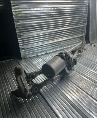 BMW 3 E92 E93 Front wiper linkage and motor 404959