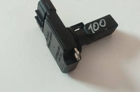 Toyota Land Cruiser (J100) Mass air flow meter 2220427010