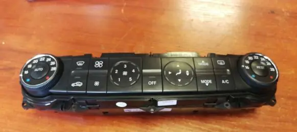 Mercedes-Benz E W211 Climate control unit 2118300490