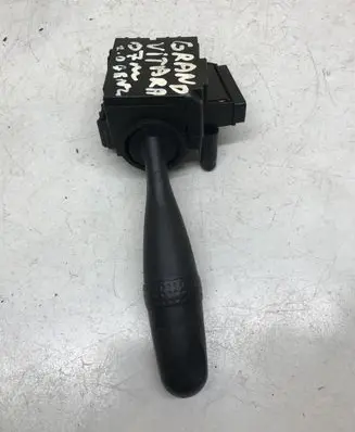 Suzuki Grand Vitara II Wiper control stalk