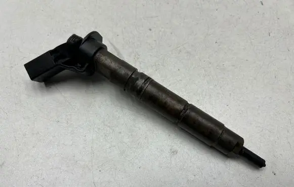 Mercedes-Benz E W211 Fuel injector 0445115027