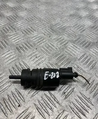 Mercedes-Benz E W212 Windscreen/windshield washer pump 2218690121