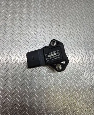 Volkswagen Golf V Air pressure sensor 038906051B 0281002399