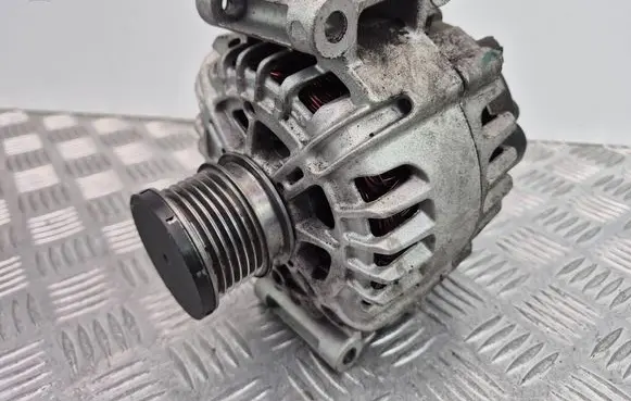Mercedes-Benz E W212 Generator/alternator A0009063000 439679 C1521