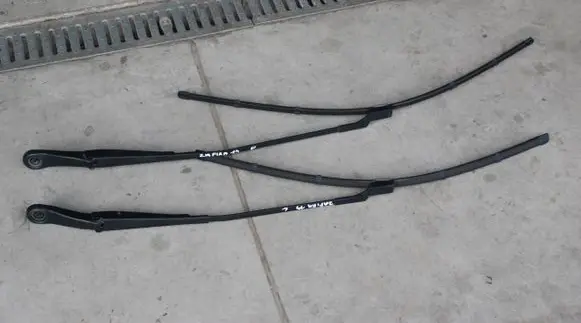 Opel Zafira C Front wiper blade arm 130KM