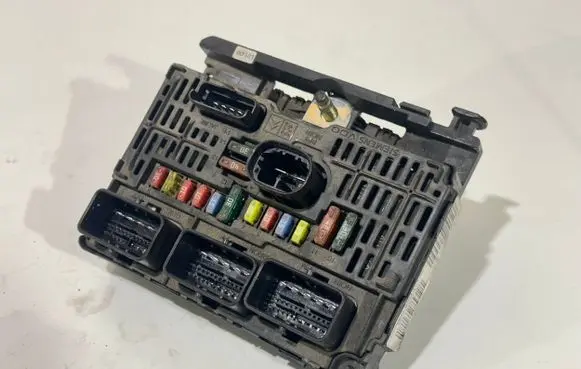 Peugeot 407 BSM Control unit 9656086080 BSML01