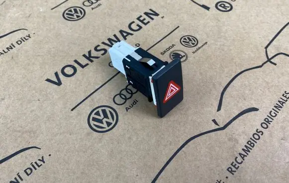Volkswagen Jetta VI Hazard light switch 5C6953509A