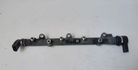 BMW 3 E90 E91 Fuel distributor 0445214030 048800 7787164