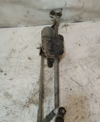 Skoda Octavia Mk2 (1Z) Front wiper linkage and motor 0390241754 1Z1955119A 0405271