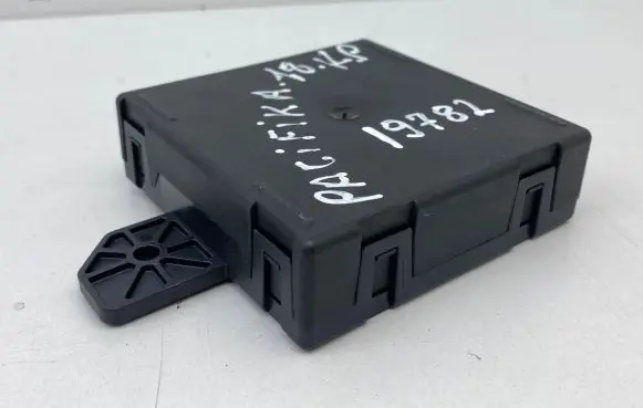 Chrysler Pacifica Door control unit/module 68316559AC