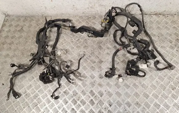 Toyota Avensis T270 Engine installation wiring loom 8212105B90F 8212105B90 8281702390