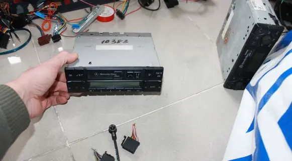Mercedes-Benz E W124 Sound system wiring loom 0305453428 0305453528