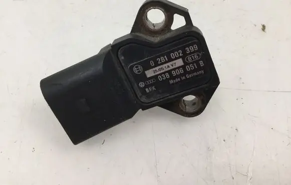 Volkswagen Golf V Air pressure sensor 038906051B