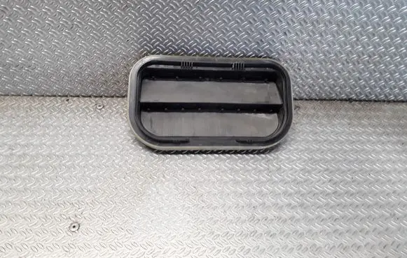 Volvo S80 Quarter panel pressure vent 