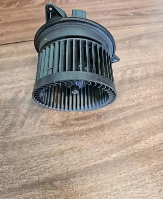 Ford Focus Heater fan/blower XS4H18456AD