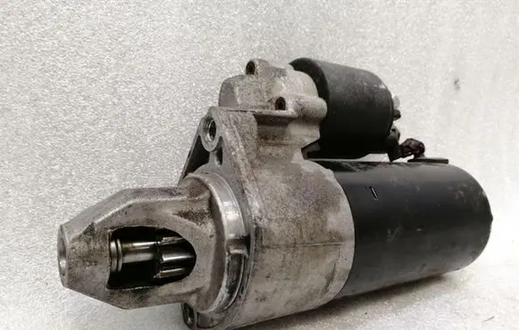 Mercedes-Benz SLK R171 Starter motor A0051510101