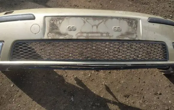 Ford Mondeo Mk III Front bumper lower grill