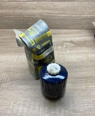 Renault Trafic I Oil filter cover 7701039703 CS436