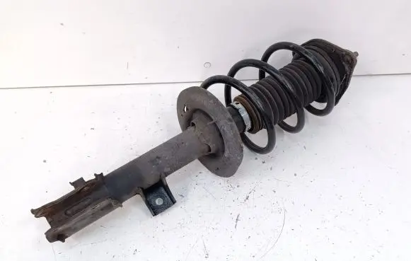 Hyundai ix35 Front shock absorber/damper 546603U010