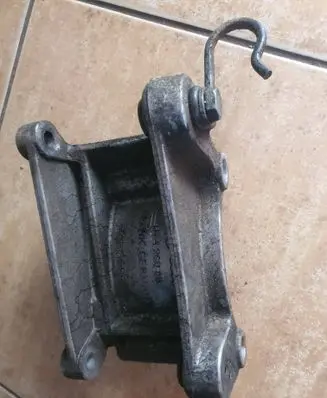 Volkswagen Transporter - Caravelle T4 A/C compressor mount bracket 074260887b