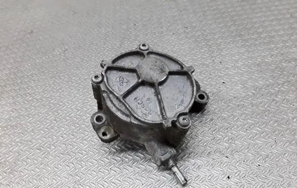 Ford Focus Vacuum pump D1651C2