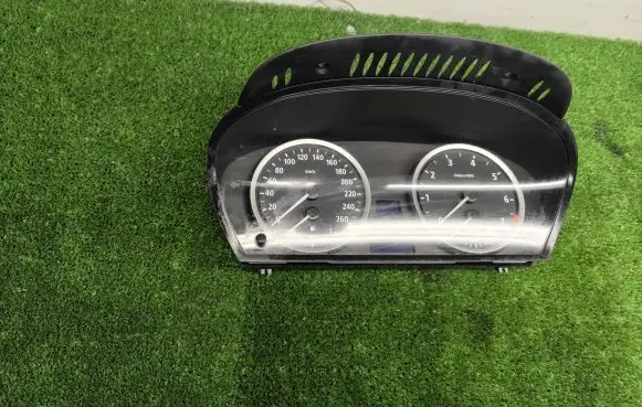 BMW 5 E60 E61 Speedometer (instrument cluster) 6952897 6983145
