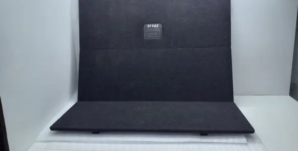 Trunk/boot floor carpet liner