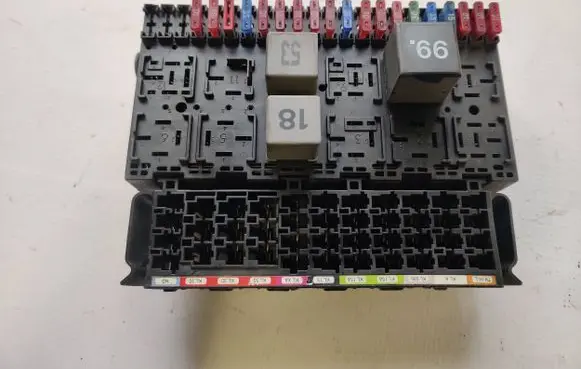 Volkswagen Multivan T4 Fuse box set 357937039