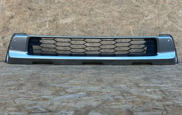 Front bumper lower grill