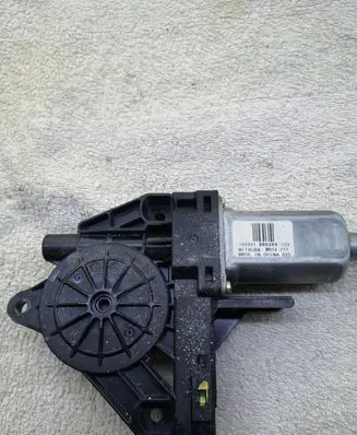 Volvo S60 Front door window regulator motor 966269