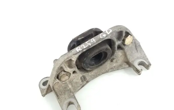 Renault Megane II Gearbox mount 8200352861