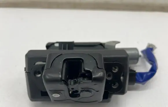 Tailgate/trunk/boot lock/catch/latch