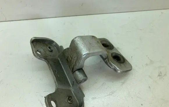 Mercedes-Benz C W204 Tailgate/trunk/boot hinge A2047400237