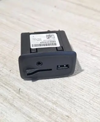 Renault Zoe USB socket connector 280233435R A2C94971502 0095470