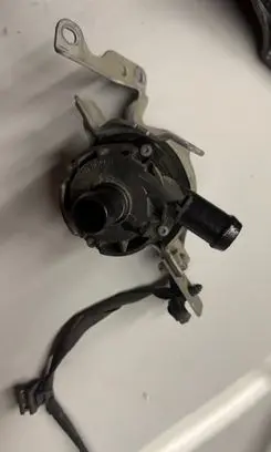 Mercedes-Benz A W176 Electric auxiliary coolant/water pump A0005000686
