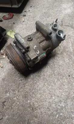 Renault Kangoo I Air conditioning (A/C) compressor (pump) 7700111235 3109009669