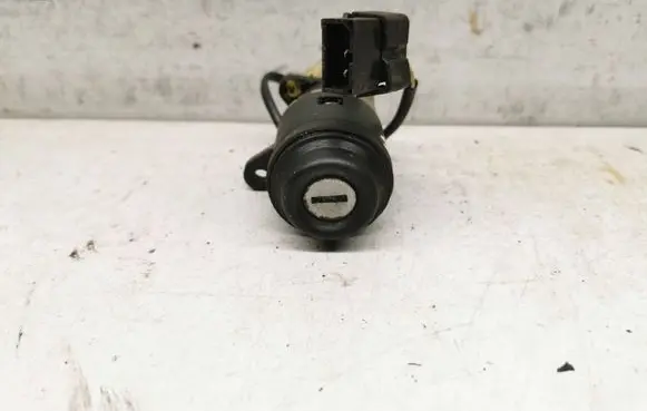 Audi 80 90 S2 B4 Tailgate exterior lock 