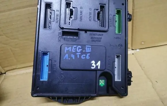 Renault Megane III BSM Control unit 284B12041R