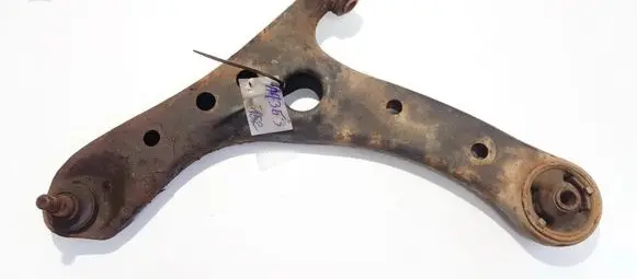Toyota Avensis Verso Front lower control arm/wishbone