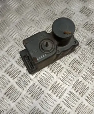 Audi 100 200 5000 C3 Central locking vacuum pump 443862257E