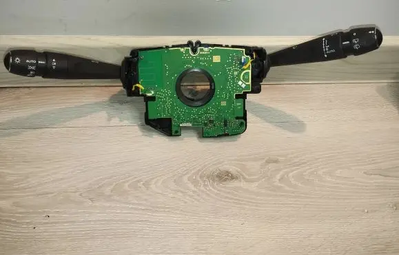 Peugeot 208 Light switch 98369177ZD00