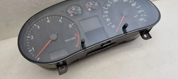 Audi A3 S3 8L Speedometer (instrument cluster) 8L0920900C