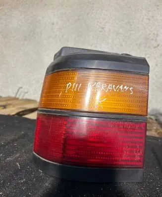 Volkswagen PASSAT B3 Rear/tail lights 333945111