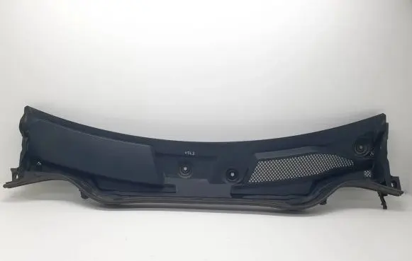 Mercedes-Benz A W176 Wiper trim A1768300013